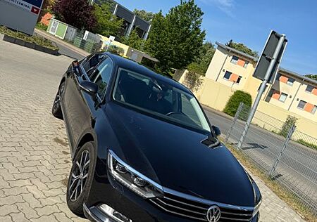 VW Passat Volkswagen 2.0 TDI SCR 140kW DSG 4MOTION Highlin...