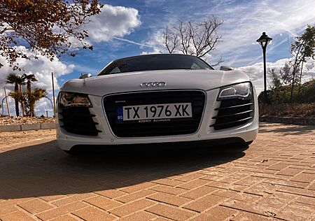 Audi R8 4.2 FSI R tronic quattro -