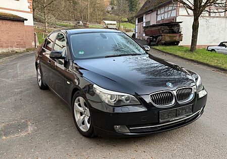 BMW 523i Lim. E60 / Navi / Leder / PDC / Sitzheizung
