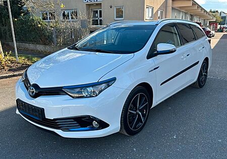 Toyota Auris Touring Sports Hybrid Team D