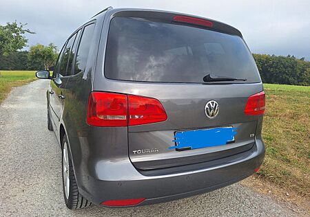 VW Touran Volkswagen 1.4 TSI CUP Pano, 7 Sitze, Finanzierung