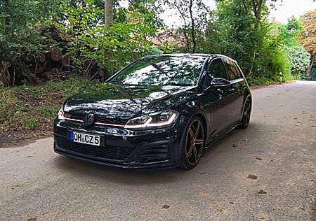VW Golf Volkswagen 2.0 TSI DSG GTI GTI