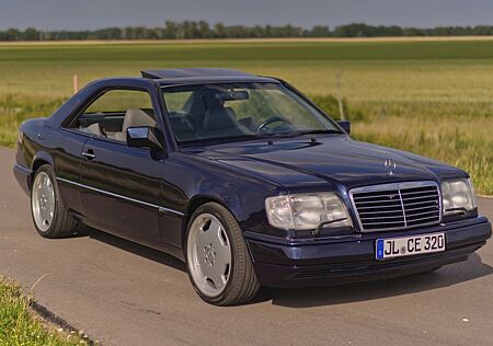 Mercedes-Benz E 320