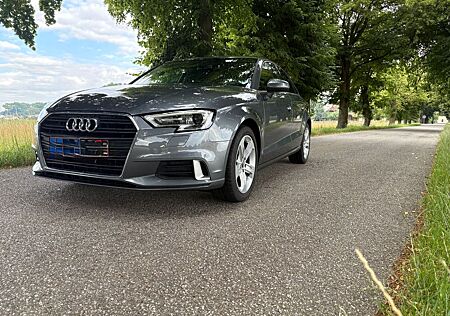 Audi A3 1.6 TDI sport -Sehr guter Zustand TÜV /KD NEU