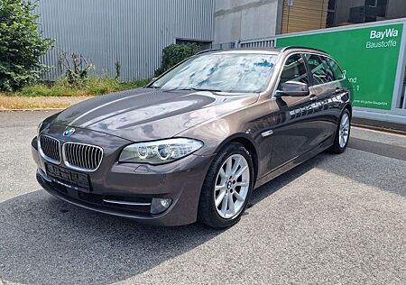 BMW 535d Baureihe 5 Touring *Bi Xenon*Vollleder*Navi