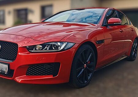 Jaguar XE S - 340 PS V6 / Top gepflegt / Winterreifen