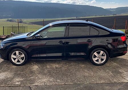 VW Jetta Volkswagen 1.2 TSI Trendline BlueMotion Technolog...