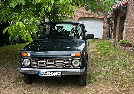 Lada Niva 1.7i 4x4 -