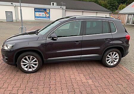 VW Tiguan Volkswagen 2.0 TDI DSG 4M SPORT & STYLE LOUNGE EU 6