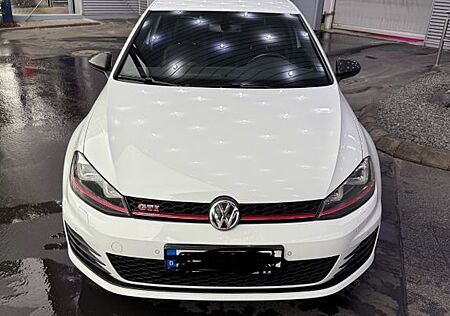 VW Golf Volkswagen 2.0 TSI BMT GTI Performance GTI Performance