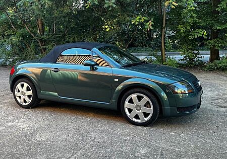 Audi TT Cabrio / LEDER / BOSE Anlage / TÜV NEU