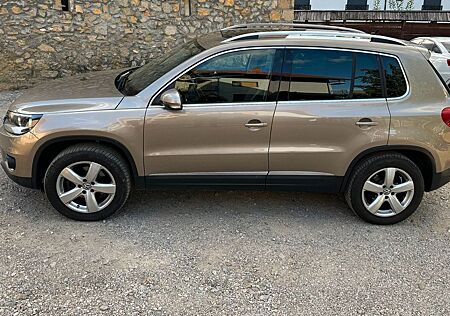 VW Tiguan Volkswagen 2.0 TDI 125kW 4MOTION Sport & Style S...