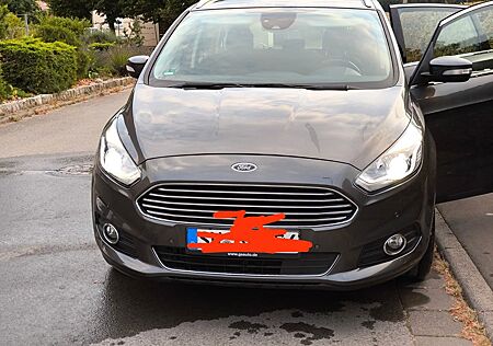 Ford S-Max 2,0 EcoBlue 140kW Titanium Titanium