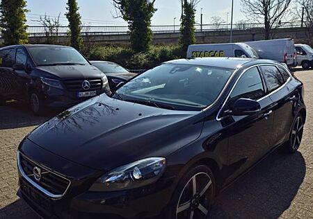 Volvo V40 Momentum+KAMERA+XENON+NAVI