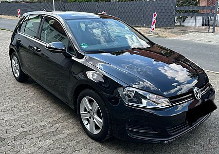 VW Golf Volkswagen 1.6 TDI BlueMOTION BMT Comfortline