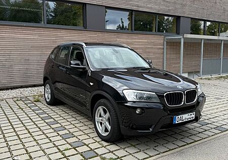 BMW X3 xDrive20d - AHK - Black - Allrad
