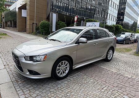 Mitsubishi Lancer Sportback 35 Jahre 1 HAND KAMERA XENON
