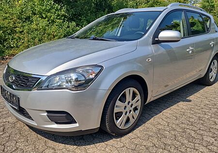 Kia Cee'd Sportswagon cee'd 1.4 Sportswagon !!TÜV/STEUERKETTE NEU!!