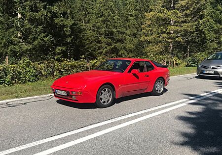 Porsche 944 S
