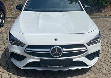 Mercedes-Benz CLA 35 AMG Shooting Brake 4 MATIC