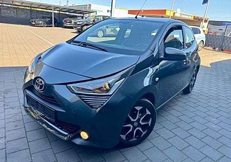 Toyota Aygo (X) Aygo1.0 x-play Team D-Kam.Tempom.CarPlay-Kilam