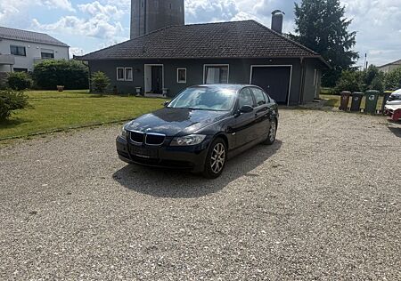 BMW 320i Navi Euro 4 Limousine