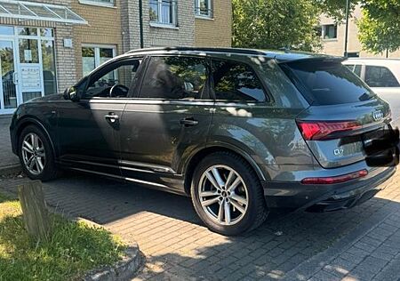 Audi Q7 55 TFSI quattro tiptronic S line S line