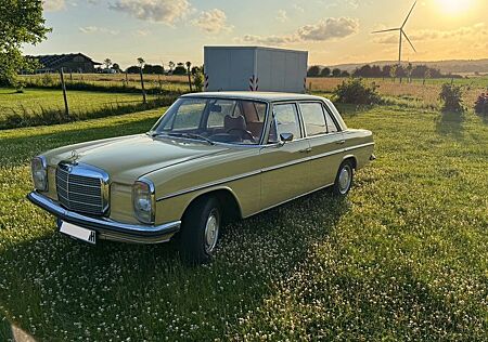 Mercedes-Benz 200 Mercedes /8 W115 -Automatik - TÜV neu