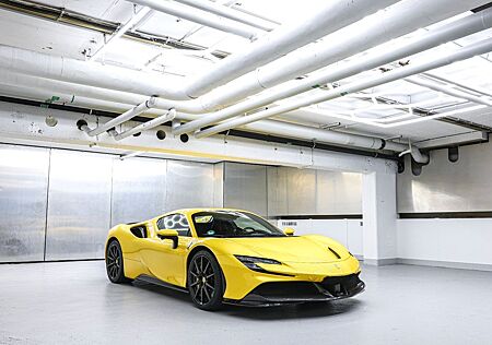 Ferrari SF90 Spider Fiorano Package Carbonräder