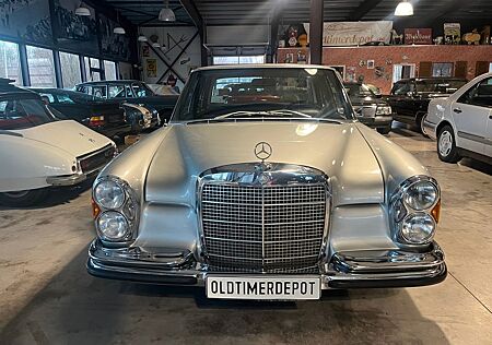 Mercedes-Benz 280