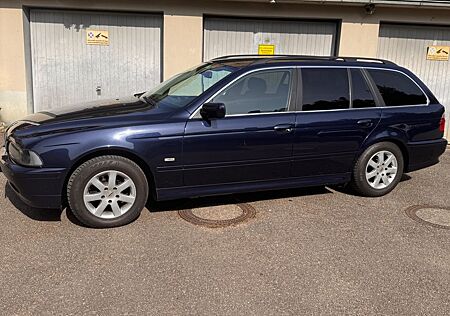 BMW 523
