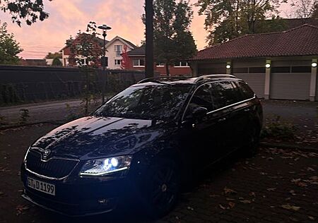 Skoda Octavia 2.0 TDI DSG Ambition Combi Ambition