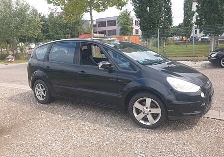 Ford S-Max 2,0 TDCi Titanium 7 Sitzer