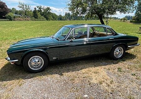 Jaguar XJ6 Serie 2 in Britisch Racing Grün Topzustand