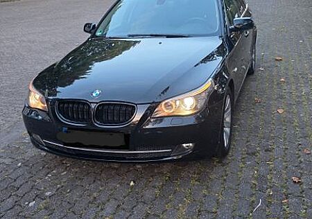 BMW 520i touring LCI
