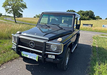 Mercedes-Benz G 230