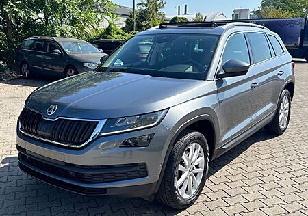 Skoda Kodiaq Style - PANO/7.SITZER/NAVI/RFK