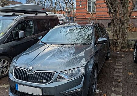 Skoda Octavia RS Combi DSG 184 PS - Panoramadach u ACC