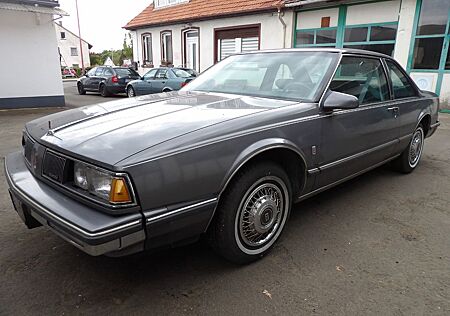 Oldsmobile Delta 88 guter Zustand rostfrei