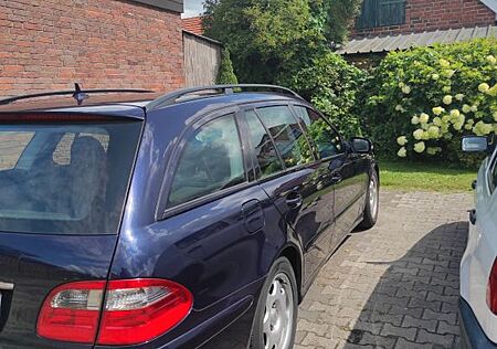 Mercedes-Benz E 220 CDI T CLASSIC Classic