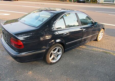 BMW 520i