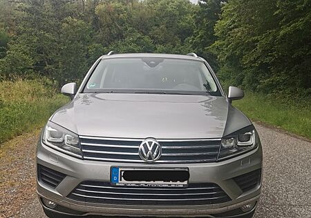 VW Touareg Volkswagen 3.0 V6 TDI SCR Tiptronic -