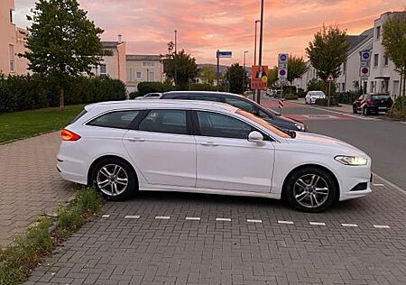 Ford Mondeo 2,0 Business (TÜV neu/1. Hand)