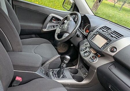 Toyota RAV 4 2,2-l-D-4D 4x4 Life Life