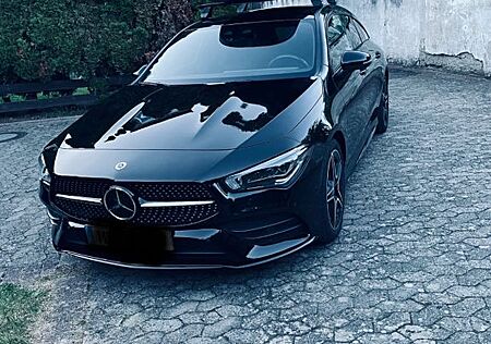 Mercedes-Benz CLA 200 Shooting Brake MULTIBEAM - HUD - MBUX - AMBIENTE - DISTRONIC