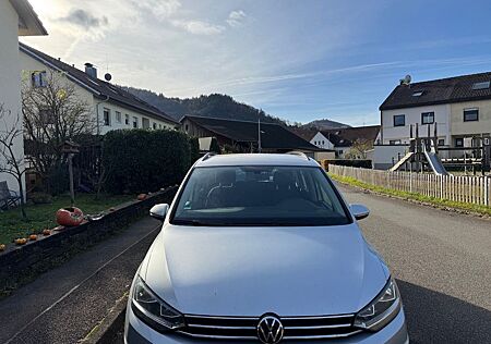 VW Touran Volkswagen 1.5 TSI