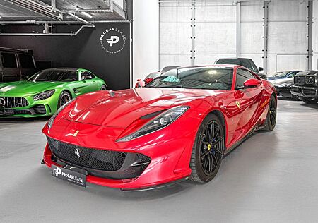 Ferrari 812 Superfast SUPERFAST(COVERING)/1Hd/ RACING SE