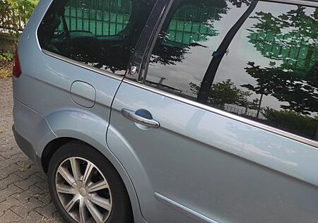 Ford Galaxy 2,0 TDCi 103kW DPF Ghia Ghia