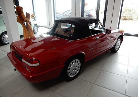 Alfa Romeo Spider 2,0 in TRAUM Original Zustand