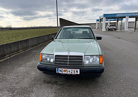 Mercedes-Benz 200